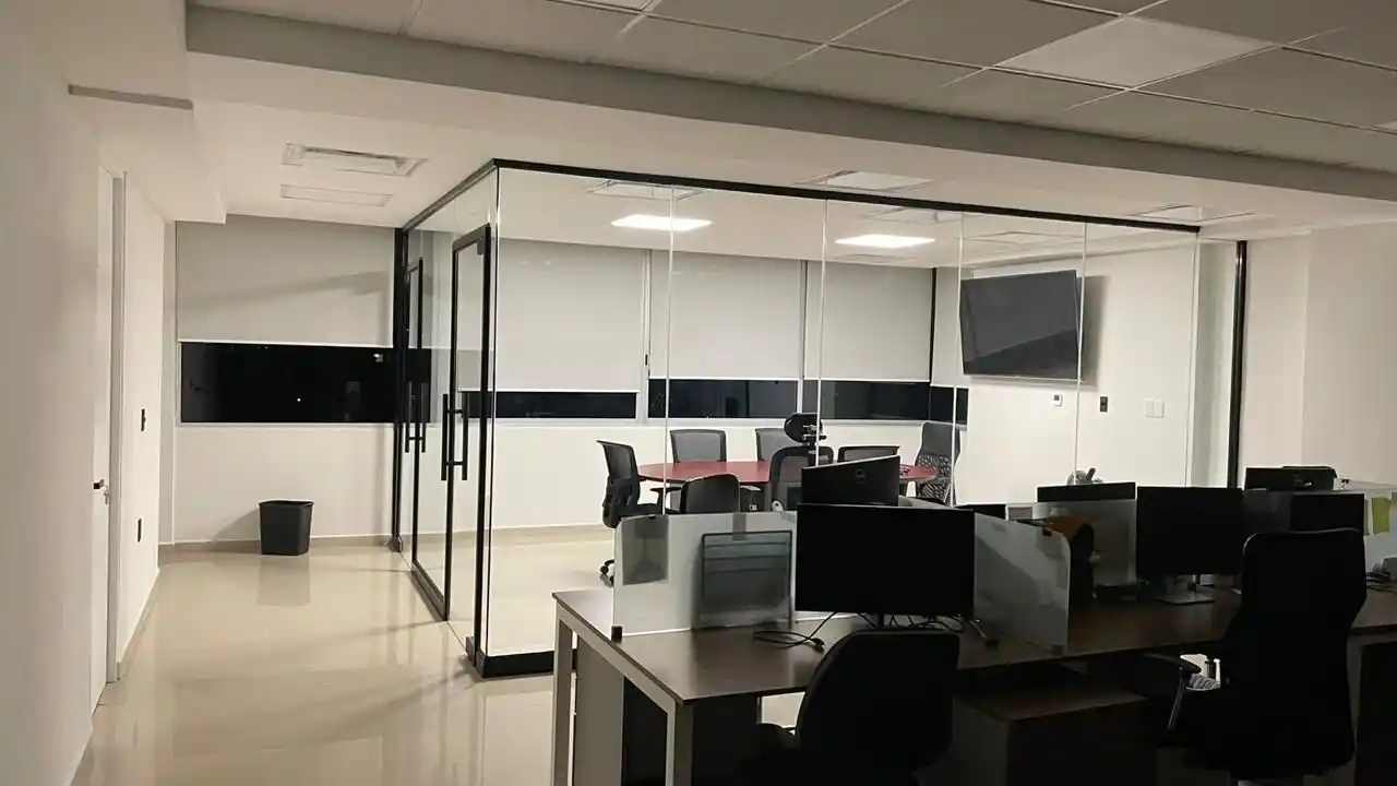 Venta de Mamparas para Oficina en CDMX y Guadalajara Variedad de mamparas para oficina disponibles para venta en Mamparas Funcionales en CDMX y Guadalajara.