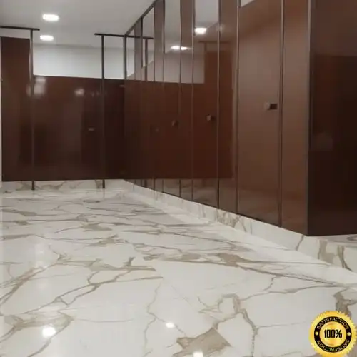 Detalle de la superficie robusta de una mampara porcelanizada color cafe.