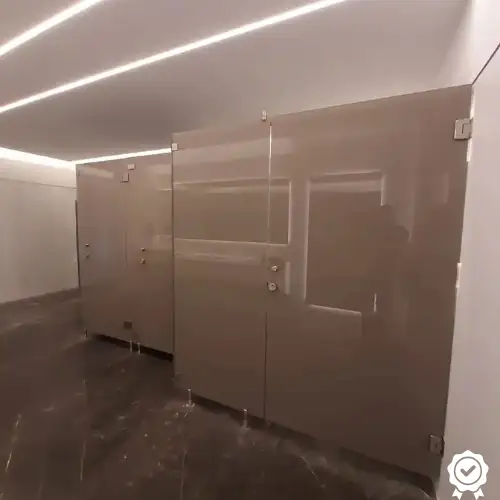 Mampara porcelanizada para baño