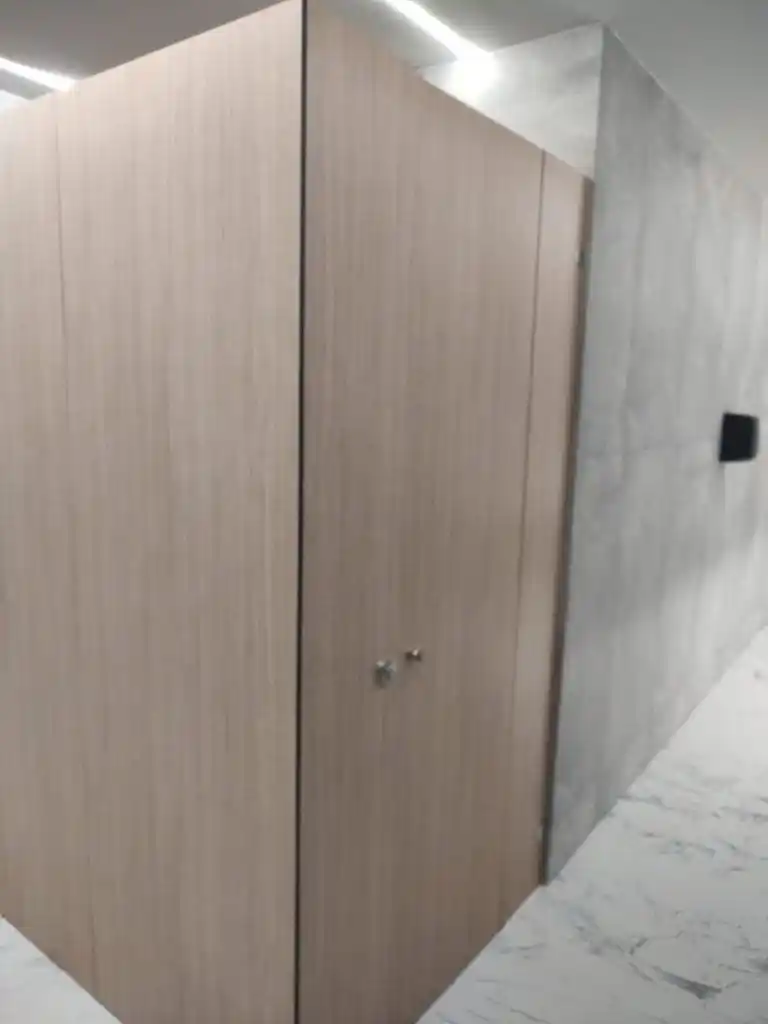 Mamparas-de-solido-fenolico-4