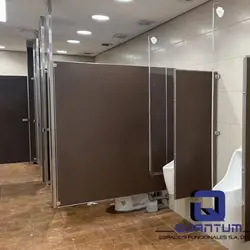 Mamparas de panel melamínico para sanitarios de escuelas y oficinas en Ciudad de México