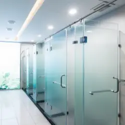 Canceles de vidrio templado para baños y duchas residenciales en El Seminario y Ciprés, Toluca de Lerdo